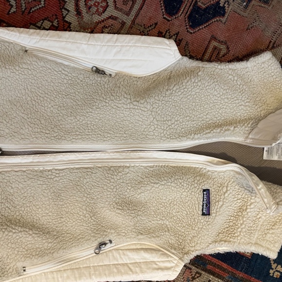 Patagonia Womens Oatmeal Cream Fleece Vest - Picture 4 of 8